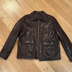 Men’s size large Tommy Hilfiger leather bomber jacket